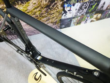 CANNONDALE 2018 ROADBIKE SYNAPSE CARBON DISC 105 BBQ COLOR TOPTUBE（キャノンデール 2018年 ロードバイク シナプス カーボン ディスク ブラック カラー）