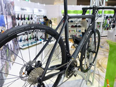 CANNONDALE 2018 ROADBIKE SYNAPSE CARBON DISC 105 BBQ COLOR SEATSTAY（キャノンデール 2018年 ロードバイク シナプス カーボン ディスク ブラック カラー）