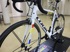 LOOK 2019 ROADBIKE 785 HUEZ ZED2 FRAME SET PROTEAM WHITE GLOSSY FRONT FORK（ルック 2019年モデル ヒュエズ アールエス ロードバイク プロチームホワイトグロッシー）