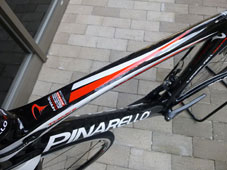PINARELLO 2014 ROADBIKE MARVEL 30.12 THINK2 T2 SHIMANO ULTEGRA SPECIAL VERSION 11s 810 BLACK WHITE RED COLOR TOPTUBE（ピナレロ 2014年モデル ロードバイク マーベル シマノ アルテグラ スペシャル仕様車 11スピード 完成車 ブラック ホワイト レッド カラー トップチューブ)