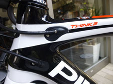PINARELLO 2014 ROADBIKE MARVEL 30.12 THINK2 T2 SHIMANO ULTEGRA SPECIAL VERSION 11s 810 BLACK WHITE RED COLOR THINK2（ピナレロ 2014年モデル ロードバイク マーベル シマノ アルテグラ スペシャル仕様車 11スピード 完成車 ブラック ホワイト レッド カラー シンクツー)