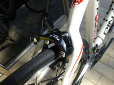 PINARELLO 2013 ROADBIKE FP QUATTRO SPECIAL VERSION SHIMANO 105 11speed 710 WHITE BLACK RED COLOR BRAKE CALIPER（ピナレロ ロードバイク 2013年モデル エフピー クアトロ シマノ 105 オリジナル 特別仕様 11スピード 完成車 ホワイトブラックレッド カラー ブレーキ キャリパー