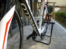 PINARELLO 2013 ROADBIKE FP QUATTRO SPECIAL VERSION SHIMANO 105 11speed 710 WHITE BLACK RED COLOR DOWN TUBE（ピナレロ ロードバイク 2013年モデル エフピー クアトロ シマノ 105 オリジナル 特別仕様 11スピード 完成車 ホワイトブラックレッド カラー ダウン チューブ)