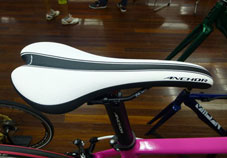 ANCHOR 2015 ROADBIKE RA6 EQUIPE PG VIVID PINK COLOR SADDLE（アンカー 2015年モデル ロードバイク エキップ ビビッド ピンクカラー サドル）