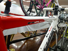 ANCHOR 2015 ROADBIKE RA6 EX Racing Red COLOR TOPTUBE SIDE（アンカー 2015年モデル ロードバイク イーエックス レーシングレッド カラー トップチューブ）