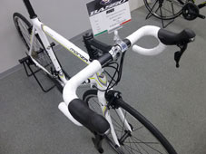 BASSO 2015 ROADBIKE MONZA SHIMANO 5800 105 11speed WHITE HANDLE STEM（バッソ  2015年モデル ロードバイク モンツァ シマノ 11スピード ホワイト ハンドル ステム） 