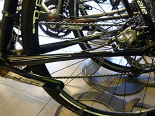 CANNONDALE 2015 ROADBIKE SYNAPSE SHIMANO 105 11 SPEED DISC BBQ COLOR CHAINSTAY（キャノンデール 2015年モデル ロードバイク シナプス シマノ ディスク ブラック カラー チェーンステイ）