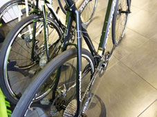 CANNONDALE 2015 ROADBIKE SYNAPSE SHIMANO 105 11 SPEED DISC BBQ COLOR SEAYTSTAY（キャノンデール 2015年モデル ロードバイク シナプス シマノ ディスク ブラック カラー シートステイ）