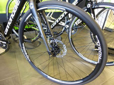 CANNONDALE 2015 ROADBIKE SYNAPSE SHIMANO 105 11 SPEED DISC BBQ COLOR WHEEL SET（キャノンデール 2015年モデル ロードバイク シナプス シマノ ディスク ブラック カラー ホイール セット）