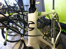 CANNONDALE 2015 ROADBIKE SYNAPSE SHIMANO SORA 9 SPEED WHT COLOR HEADTUBE（キャノンデール 2015年モデル ロードバイク シナプス シマノ ソラ ホワイト カラー ヘッドチューブ）