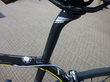 LOOK 2015 ROADBIKE 675 LIGHT PROTEAM CARBON SEATPOST（ルック 2015年 モデル ロードバイク ライト プロチーム カーボン シートポスト）  