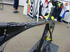 LOOK 2015 ROADBIKE 675 LIGHT PROTEAM  TOPTUBE DESIGN（ルック 2015年 モデル ロードバイク ライト プロチーム トップチューブ デザイン ）  