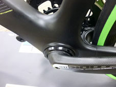 LOOK 2015 ROADBIKE 695 AEROLIGHT FRAME SET BB BB65 BOTTOM BRACKET（ルック 2015年 モデル ロードバイク エアロライト フレームセット ボトムブラケット）  