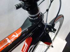 PINARELLO 2015 ROADBIKE DOGMA F8 952 CARBON RED COLOR TOPCAP（ピナレロ ロードバイク 2015年モデル ドグマ エフエイティー カ―ボンレッド カラー ヘッドチューブ 上面)