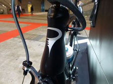 PINARELLO 2015 ROADBIKE DOGMA F8 958 TEAMSKY COLOR HEAD TUBE（ピナレロ 2015年モデル ロードバイク ドグマ エフエイティー チームスカイ カラー ヘッドチューブ)