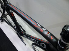 PINARELLO 2015 ROADBIKE DOGMA 960 BLACK RED COLOR TOPTUBE（ピナレロ ロードバイク 2015年モデル ドグマ ケー ブラックレッド カラー トップチューブ)