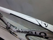 PINARELLO 2015 ROADBIKE NEOR Tiagra+105 10speed 935 WHITE COLOR TOPTUBE（ピナレロ ロードバイク 2015年モデル ネオール シマノ ティアグラ 105 10スピード 完成車 ホワイト カラー トップチューブ)