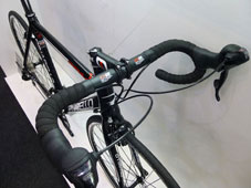 PINARELLO 2015 ROADBIKE PRIMA SORA 9speed 944 BLACK COLOR HANDLE STEM（ピナレロ ロードバイク 2015年モデル プリマ シマノ ソラ 9スピード 完成車 ブラック カラー ハンドル ステム)