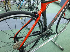 PINARELLO 2016 ROADBIKE GAN S ULTEGRA 11speed 239 BLACK RED COLOR SEATSTAY FLATBACK DESIGN（ピナレロ ロードバイク 2016年モデル ガンエス シマノ アルテグラ 11スピード 完成車 ブラックレッド カラー シートステイ フラッドバック デザイン)