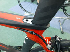 PINARELLO 2016 ROADBIKE GAN S ULTEGRA 11speed 239 BLACK RED COLOR SEAT POST FLATBACK DESIGN（ピナレロ ロードバイク 2016年モデル ガンエス シマノ  アルテグラ 11スピード 完成車 ブラックレッド カラー シートポスト フラッドバック デザイン)