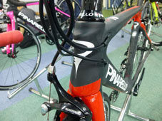 PINARELLO 2016 ROADBIKE GAN S ULTEGRA 11speed 239 BLACK RED COLOR HEAD TUBE（ピナレロ ロードバイク 2016年モデル ガンエス シマノ アルテグラ 11スピード 完成車 ブラックレッド カラー ヘッドチューブ)