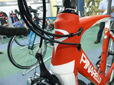 PINARELLO 2016 ROADBIKE GAN S ULTEGRA 11speed 399 RED WHITE COLOR HEAD TUBE（ピナレロ ロードバイク 2016年モデル ガンエス シマノ アルテグラ 11スピード 完成車 レッドホワイト カラー ヘッドチューブ)