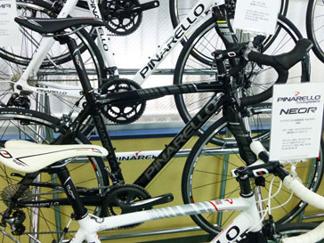 PINARELLO 2015 ROADBIKE NEOR SHIMANO TIAGRA 105 10s 935 WHITE COLOR（ピナレロ 2015年モデル ロードバイク ネオール シマノ ティアグラ 10スピード 完成車 ホワイト カラー）