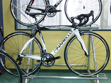 PINARELLO 2016 ROADBIKE RAZHA  SHIMANO 105 5800 11s 668 WHITE BLACK RED COLOR（ピナレロ 2016年モデル ロードバイク ラザ シマノ 11スピード 完成車 ホワイトブラック カラー）
