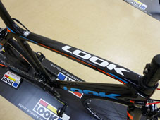 LOOK 2017 ROADBIKE 695 ZR UD FRAME SET BLACK FLUO BLUE RED COLOR TOPTUBE（ルック 2017年 モデル ユニディレクショナル ロードバイク フレームセット ブラックフローーブルーレッド カラー）