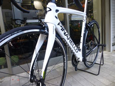 PINARELLO 2017 ROADBIKE GAN S SHIMANO 105 11s 045 WHITE CARBON COLOR FRONT FORK（ピナレロ 2017年モデル ロードバイク ガンエス シマノ 11スピード 完成車 ホワイトカーボン カラー）