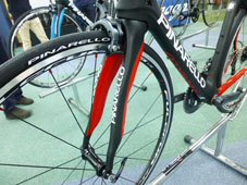 PINARELLO 2017 ROADBIKE PRINCE SHIMANO ULTEGRA 11s 103 CARBON RED COLOR FRONT FORK（ピナレロ 2017年モデル ロードバイク プリンス シマノ アルテグラ 11スピード 完成車 カーボンレッド カラー）