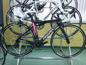 PINARELLO 2017 ROADBIKE GAN EZ-fit SHIMANO 105 11s 051 CARBON PINK COLOR（ピナレロ 2017年モデル ロードバイク ガン イージーフィットシマノ 11スピード 完成車 カーボンピンク カラー）