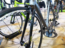 CANNONDALE 2018 ROADBIKE CAAD12 105 COMPACT BBQ CHARCOAL JET BLACK COLOR FRONT FORK（キャノンデール 2018年 ロードバイク キャドトゥエルブ シマノ コンパクト チャコール グレイ ジェット ブラック カラー）