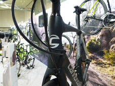CANNONDALE 2018 ROADBIKE SYNAPSE CARBON DISC 105 BBQ COLOR HEADTUBE（キャノンデール 2018年 ロードバイク シナプス カーボン ディスク ブラック カラー）
