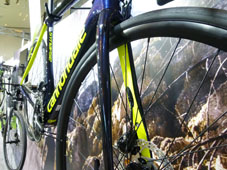 CANNONDALE 2018 ROADBIKE SYNAPSE CARBON DISC 105 MDN COLOR FRONT FORK（キャノンデール 2018年 ロードバイク シナプス カーボン ディスク ミッドナイトブルー カラー）