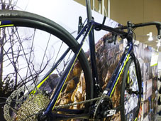 CANNONDALE 2018 ROADBIKE SYNAPSE CARBON DISC 105 MDN COLOR SEATSTAY（キャノンデール 2018年 ロードバイク シナプス カーボン ディスク ミッドナイトブルー カラー）