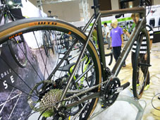 CANNONDALE 2018 ROADBIKE SYNAPSE DISC 105 SE ANT ANTHRACITE COLOR SEATSTAY（キャノンデール 2018年 ロードバイク シナプス ディスク スペシャルエディション アンスラサイト カラー）