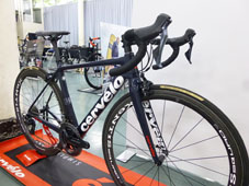 CERVELO 2018 ROADBIKE R3 Shimano R8070 ULTEGRA DISC Di2 NAVY RED COLOR SIDE（サーベロ 2018年モデル ロードバイク アールスリー シマノ 電動 アルテグラ ディスク 完成車 ネイビーレッド カラー）