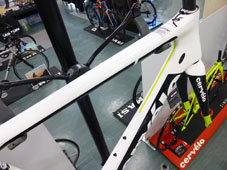 CERVELO 2018 ROADBIKE S3 DISC SRAM RED eTAP HRD WHITE COLOR TOPTUBE（サーベロ 2018年モデル ロードバイク エススリー ディスク スラム レッド イータップ 完成車 ホワイト カラー）