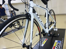 LOOK 2018 ROADBIKE 765 OPTIMUM ULTEGRA MIX R8000 COMPLETED WHITE GLOSSY COLOR FRONT FORK（ルック 2018年モデル オプティマ厶 シマノ アルテグラ ミックス 完成車 ロードバイク ホワイトグロッシー カラー）