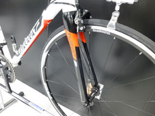 WILIER TRIESTINA 2019 ROADBIKE MONTEGRAPPA TEAM SHIMANO ULTEGRA 11s WHITE COLOR FRONT FORK（ウィリエール トリエスティーナ 2019年モデル ロードバイク モンテグラッパ チーム シマノ アルテグラ 11スピード 完成車 ホワイト カラー）