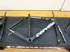 CERVELO 2019 ROADBIKE R3 FRAME SET BLACK WHITE COLOR（サーベロ 2019年モデル ロードバイク アールスリー フレームセット ブラックホワイト カラー）