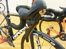 CERVELO 2019 ROADBIKE R3 Shimano R8020 ULTEGRA DISC BLACK COLOR ST-R8020（サーベロ 2019年モデル ロードバイク アールスリー シマノ アルテグラ ディスク 完成車 ブラック カラー）