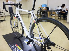 LOOK 2019 ROADBIKE 785 HUEZ ZED2 FRAME SET PROTEAM WHITE GLOSSY CSEATSTAY（ルック 2019年モデル ヒュエズ アールエス ロードバイク プロチームホワイトグロッシー）