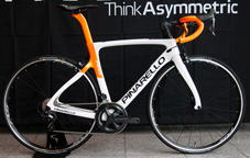 PINARELLO 2019 ROADBIKE PRINCE SHIMANO R8000 ULTEGRA 11s 717 WHITE ORANGE COLOR（ピナレロ 2019年モデル ロードバイク プリンス シマノ アルテグラ 11スピード 完成車 ホワイトオレンジ カラー）