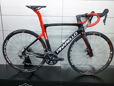 PINARELLO 2019 PRINCE DISK DISC BRAKE SHIMANO ULTEGRA 11s 718 CARBON RED COLOR（ピナレロ 2019年モデル ロードバイク ガン ディスク ブレーキ シマノ アルテグラ 11スピード 完成車 カーボンレッド カラー）