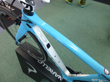 PINARELLO 2019 ROADBIKE DOGMA F10 FRAME SET 206 DIAMOND BLUE COLOR　TOPTUBE DOWNTUBE（ピナレロ 2019年モデル ロードバイク ドグマ エフテン フレームセット ダイアモンドブルー カラー）