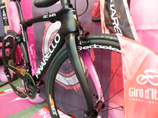 PINARELLO 2019 ROADBIKE DOGMA F101 F10 FRAME SET 215 Giro d’Italia COLOR FRONT FORK（ピナレロ 2019年モデル ロードバイク ドグマ エフテン フレームセット ジロ・デ・イタリア カラー フロントフォーク）