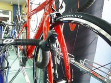 PINARELLO 2019 ROADBIKE GAN SHIMANO 105 R7000 11s 722 RED COLOR FRONT FORK（ピナレロ 2018年モデル ロードバイク ガン シマノ 11スピード 完成車 レッド カラー）