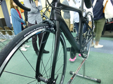 PINARELLO 2019 ROADBIKE PRINCE SHIMANO R7000 105 11s 716 BOB BLACK COLOR FRONT FORK（ピナレロ 2019年モデル ロードバイク プリンス シマノ 11スピード 完成車 ボブ ブラックオンブラック カラー）